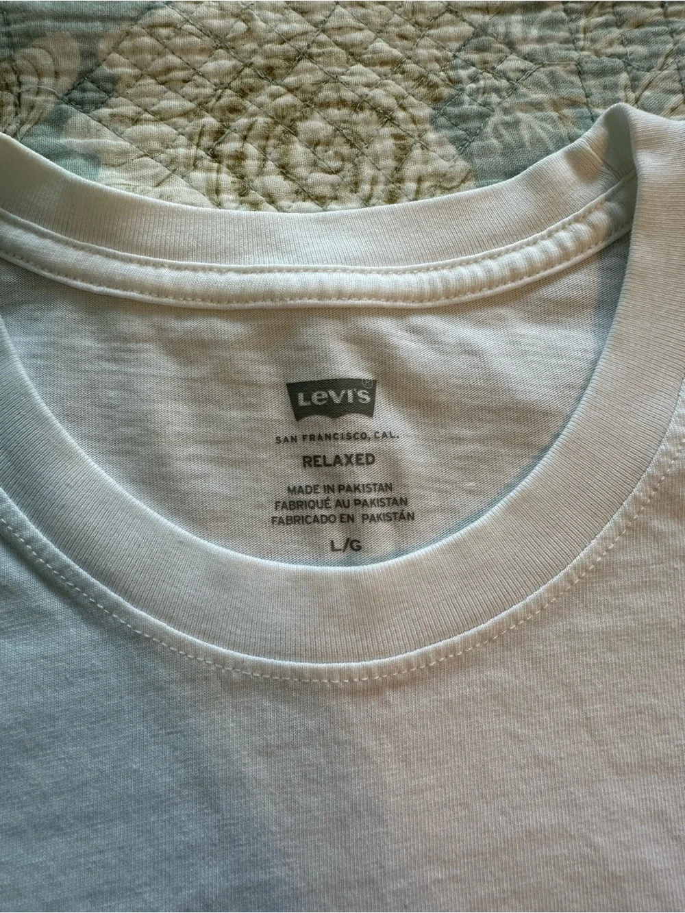 Levi's Essential Relaxed Fit White T-shirt